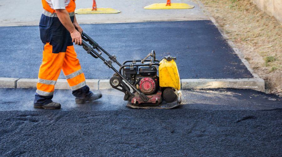 Professional gutter cleaning in Knierim, IA